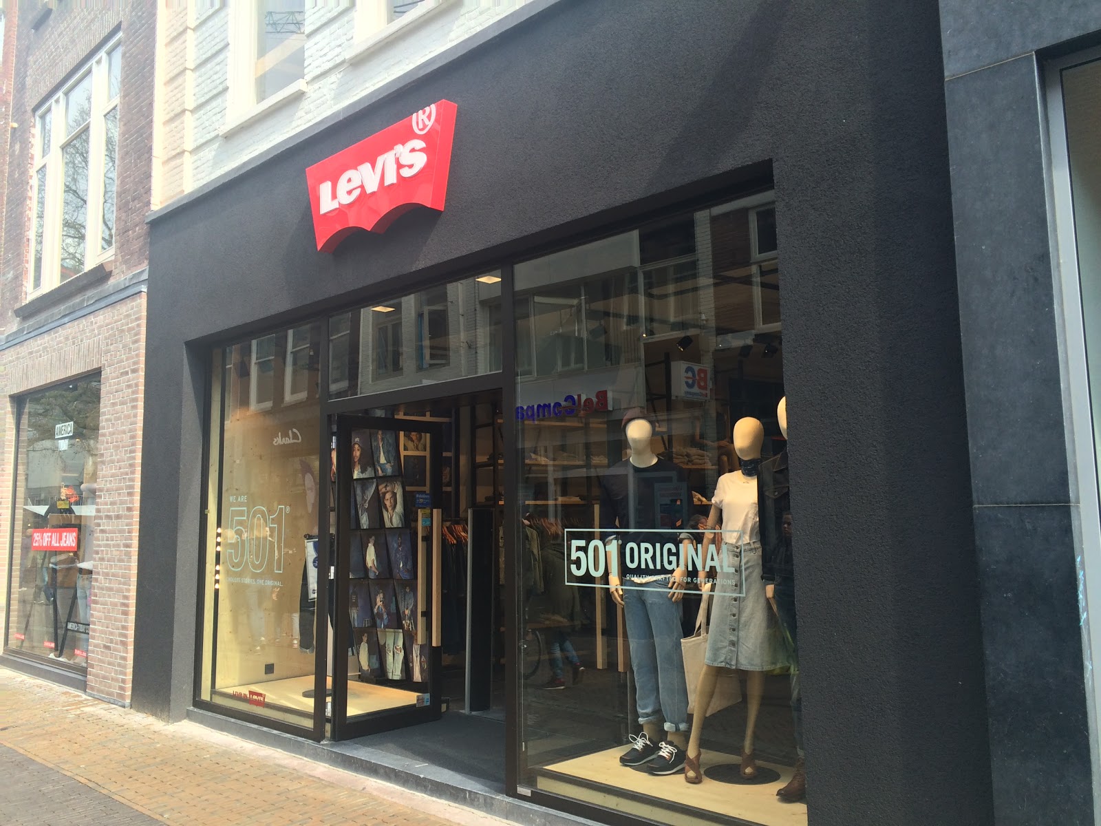 Levi's Store Amsterdam accepteert American Express Credit Cards