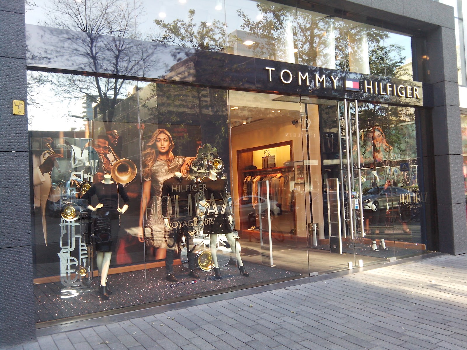 Tommy Hilfiger Store Rotterdam accepteert American Express Credit Cards